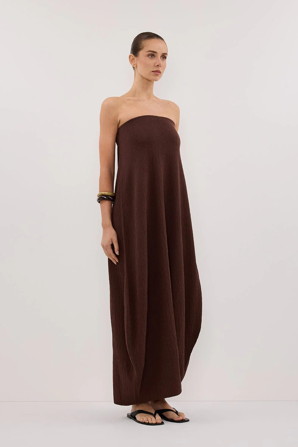 ALIAS CHOC TEXTURED KNIT STRAPLESS MIDI DRESS - Image 3