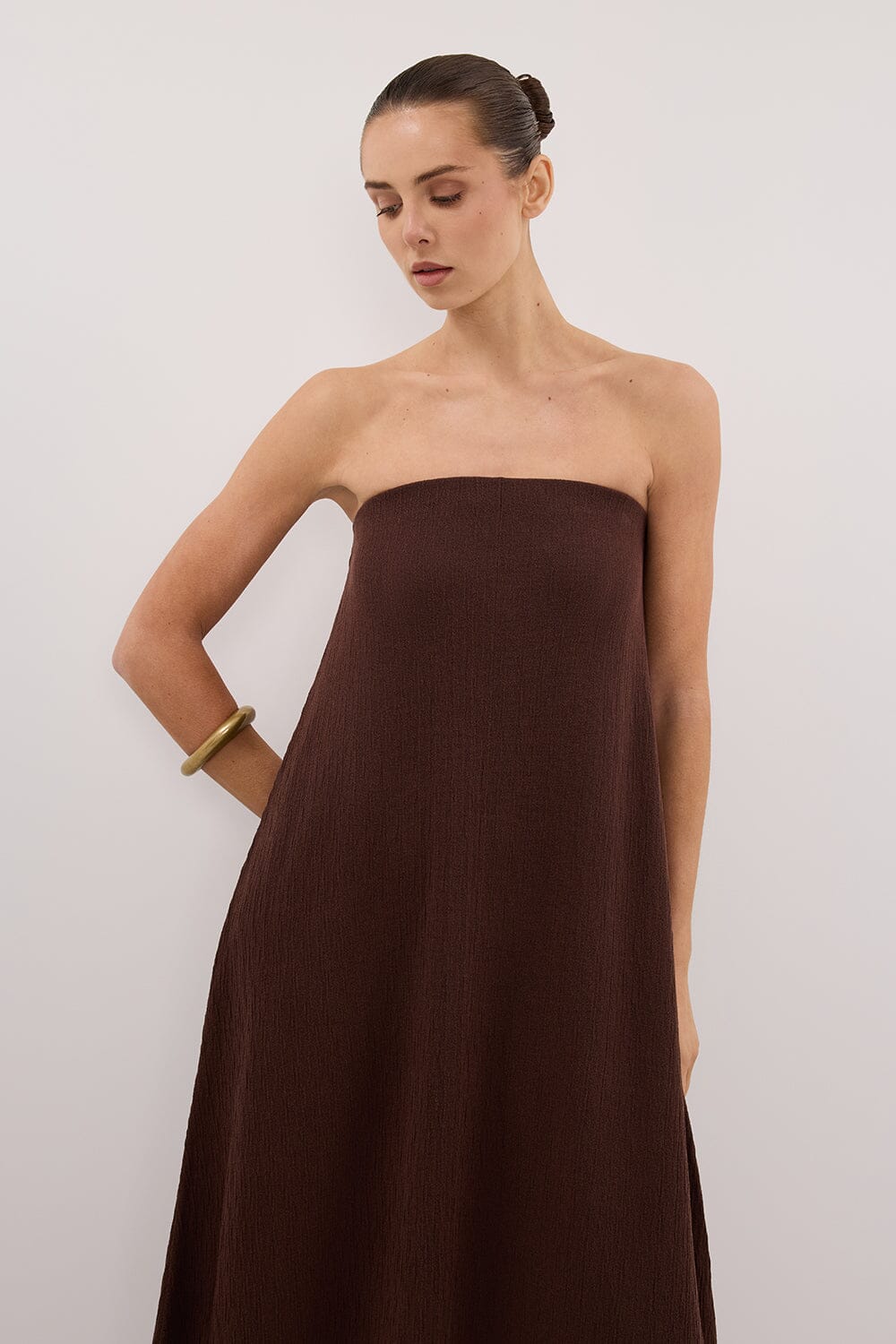 ALIAS CHOC TEXTURED KNIT STRAPLESS MIDI DRESS - Image 6