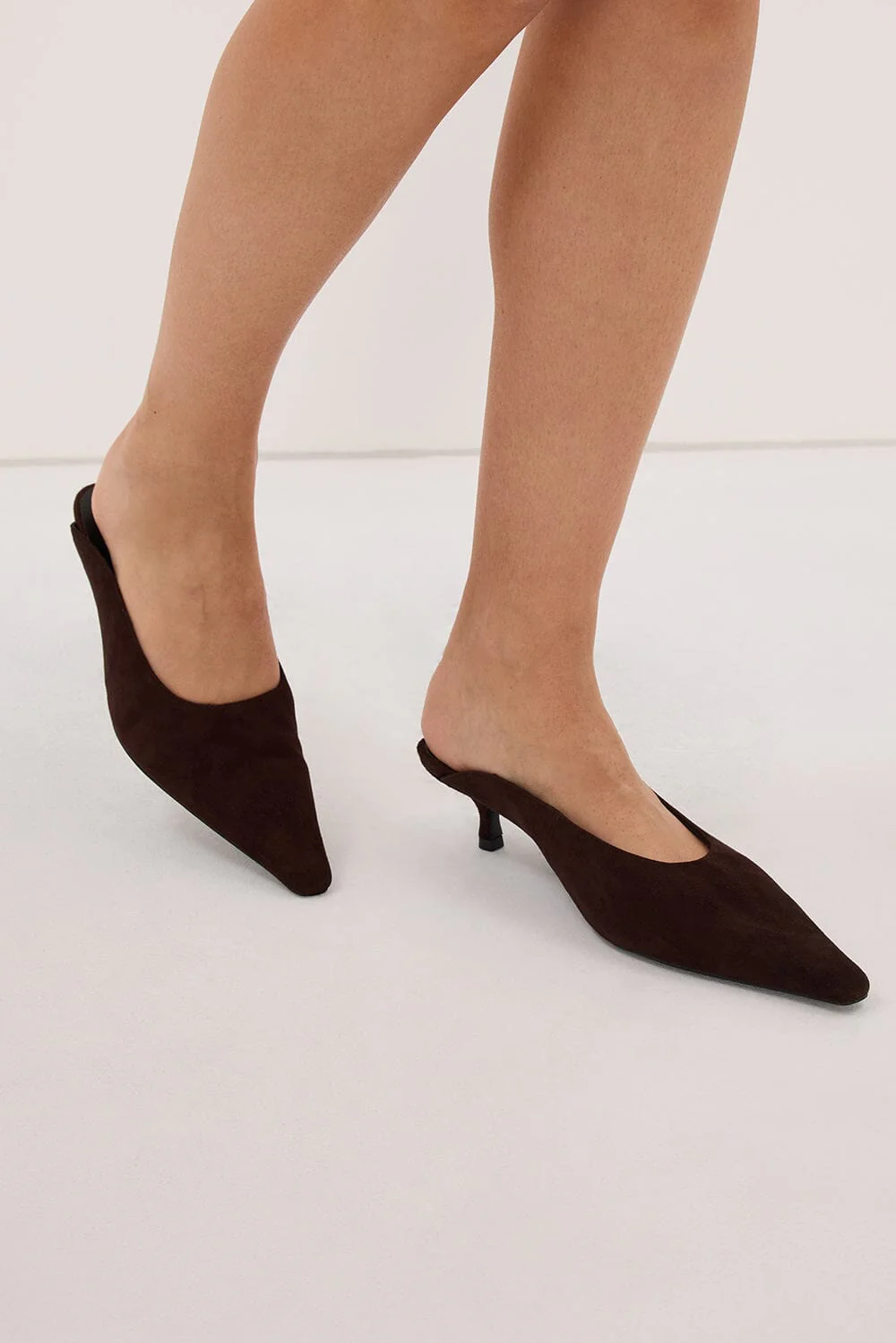 ALIAS MAE GENEVA HEEL CHOCOLATE SUEDE - Image 4