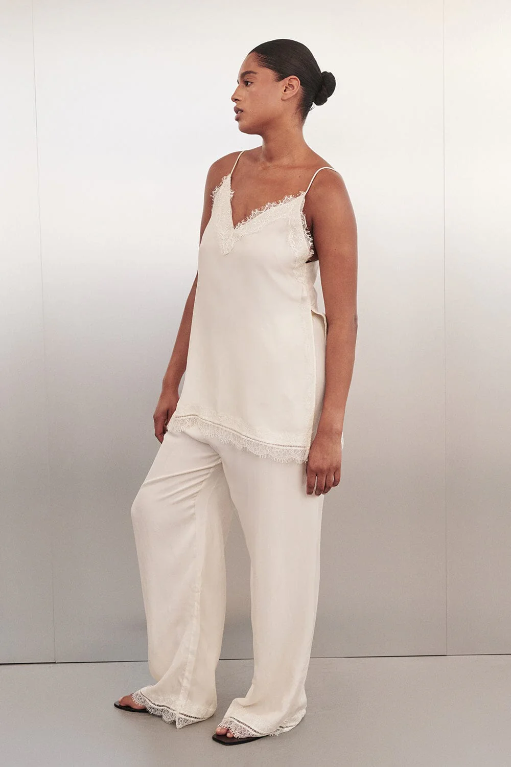 ANDREA SANDSTONE SLEEVELESS LACE CAMI TOP - Image 2