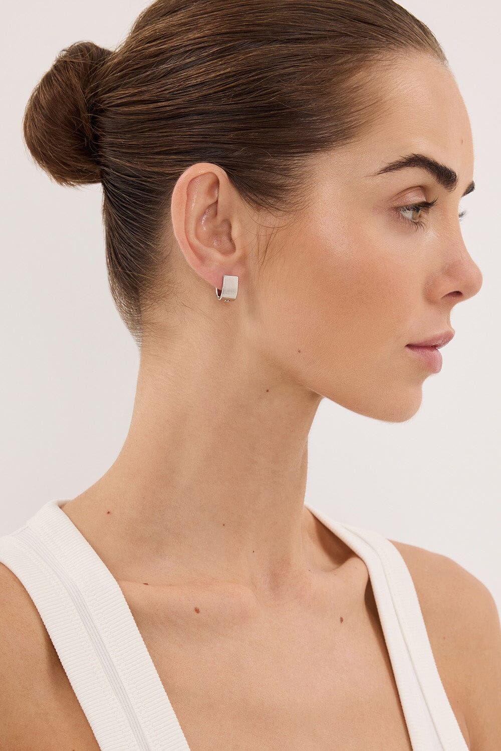 ANNA ROSSI WRAP HUGGIE RHODIUM SILVER - Image 2
