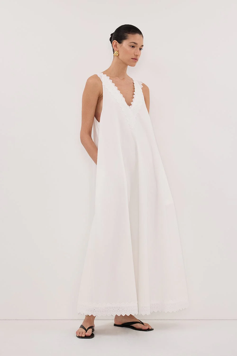 ANNABEL WHITE SLEEVELESS V NECK MIDI DRESS - Image 4