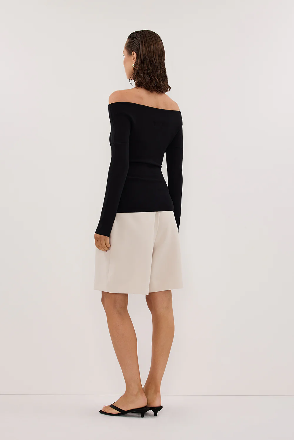 ASTRID BLACK LONG SLEEVE KNIT TOP - Image 4