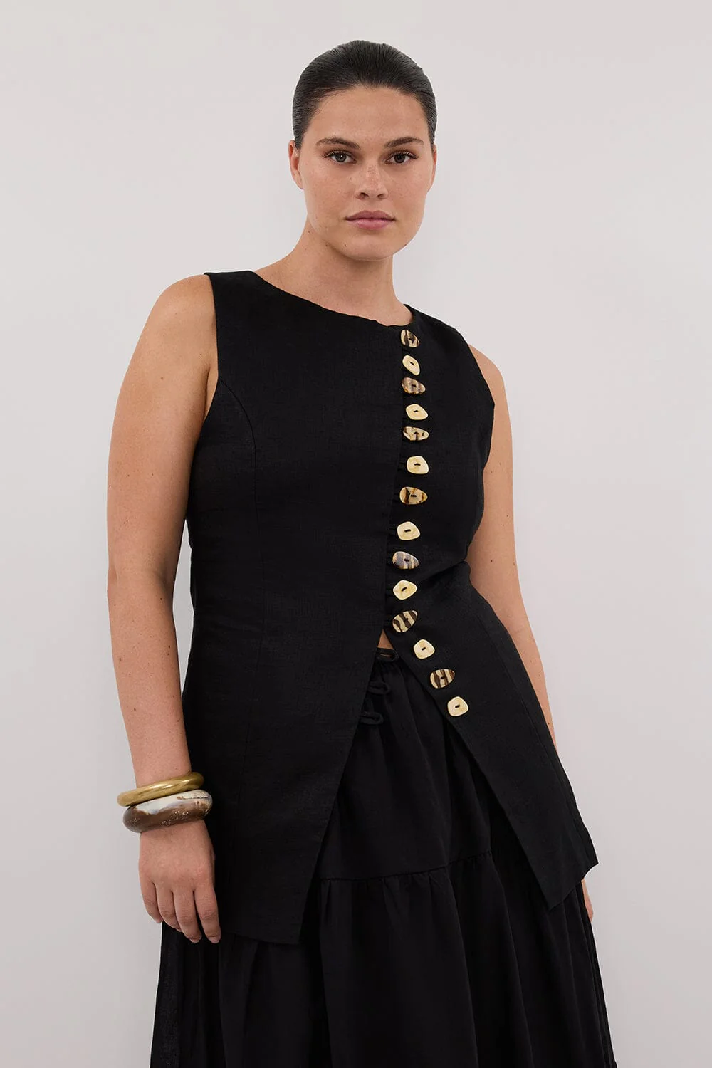BAYLEE BLACK SLEEVELESS LINEN TOP - Image 7
