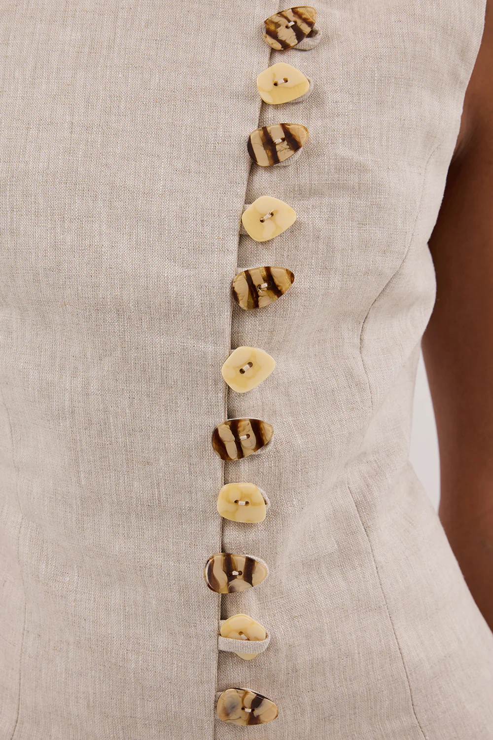 BAYLEE NATURAL SLEEVELESS LINEN TOP - Image 5