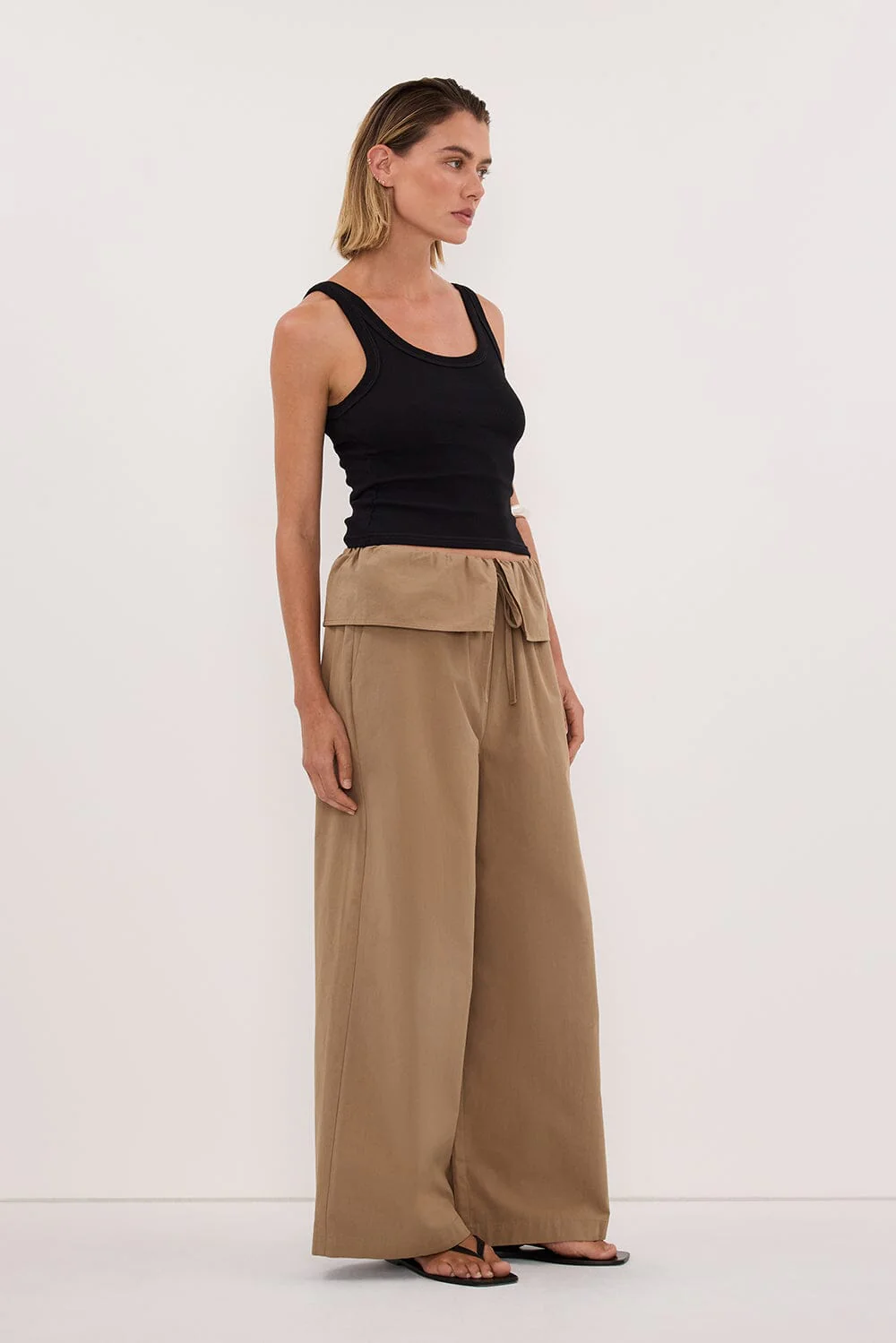 BENTLEE CARAMEL COTTON FISHERMAN PANT - Image 3