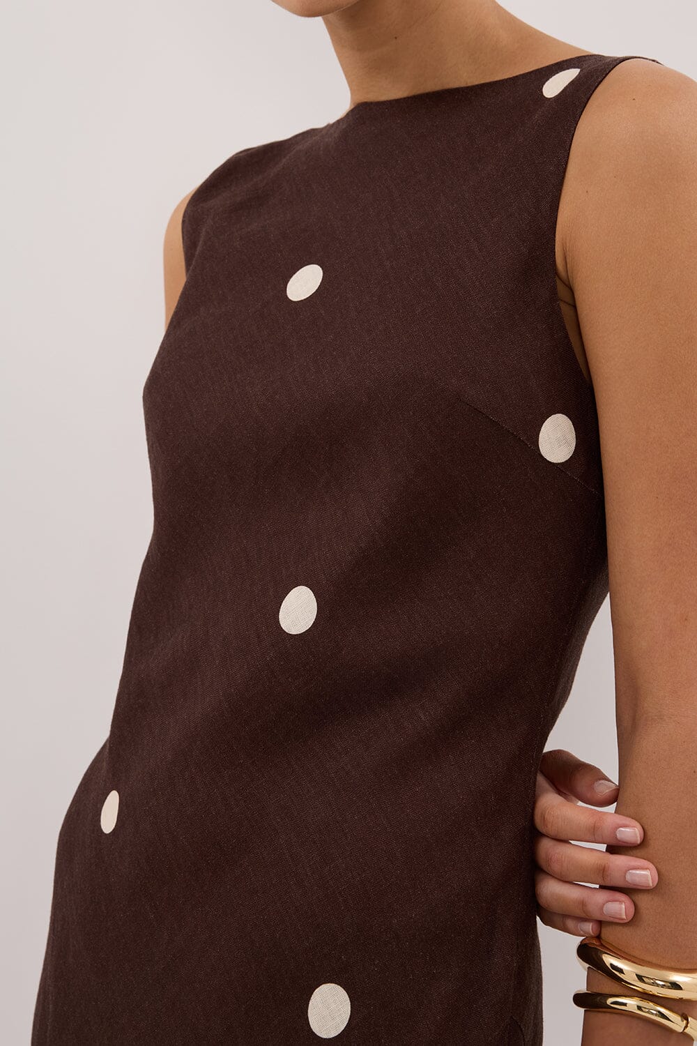 BEVERLY BITTER CHOC SPOT LINEN MIDI DRESS - Image 5