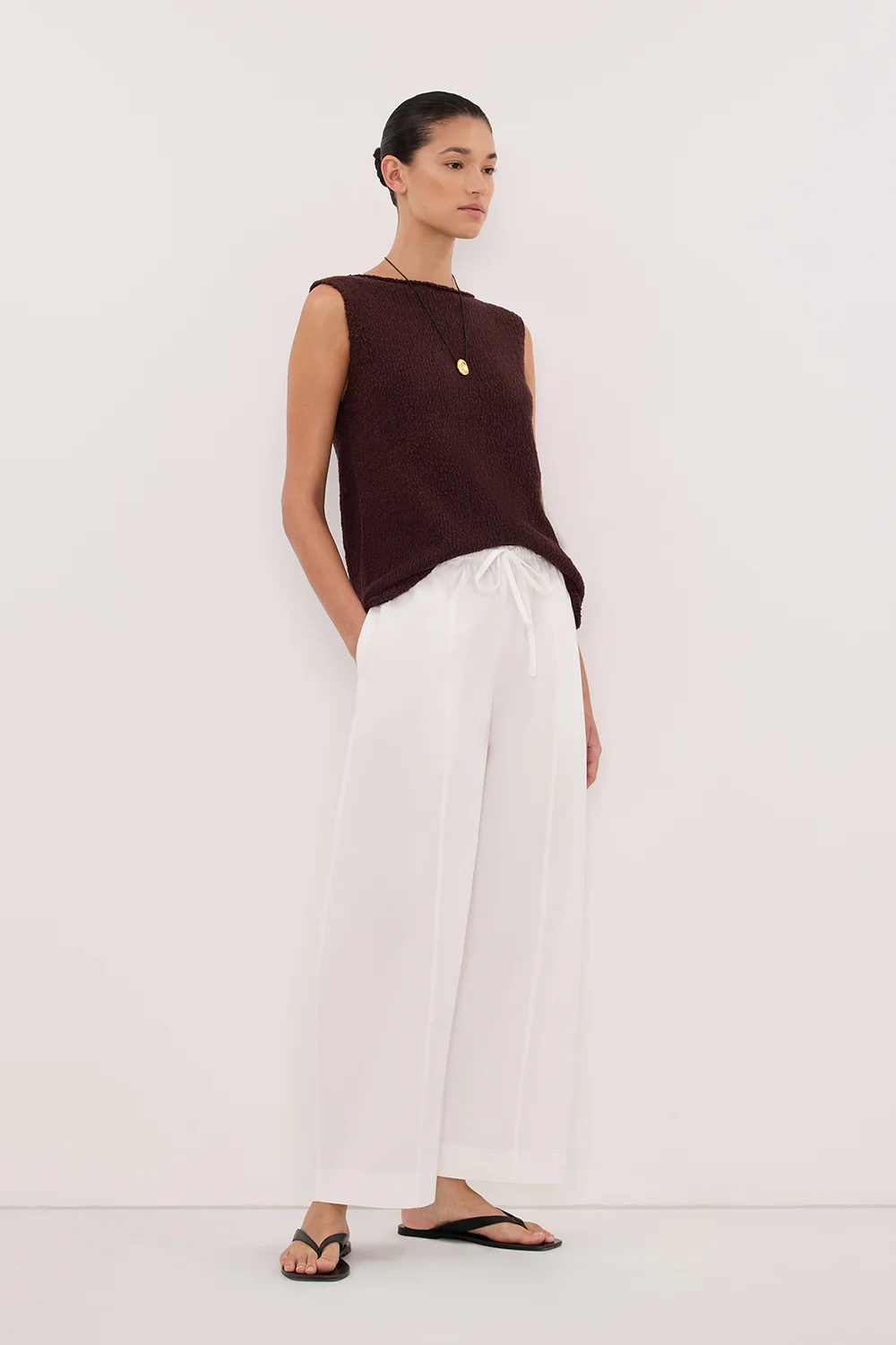 DINA CHOC SLEEVELESS KNIT TOP - Image 3
