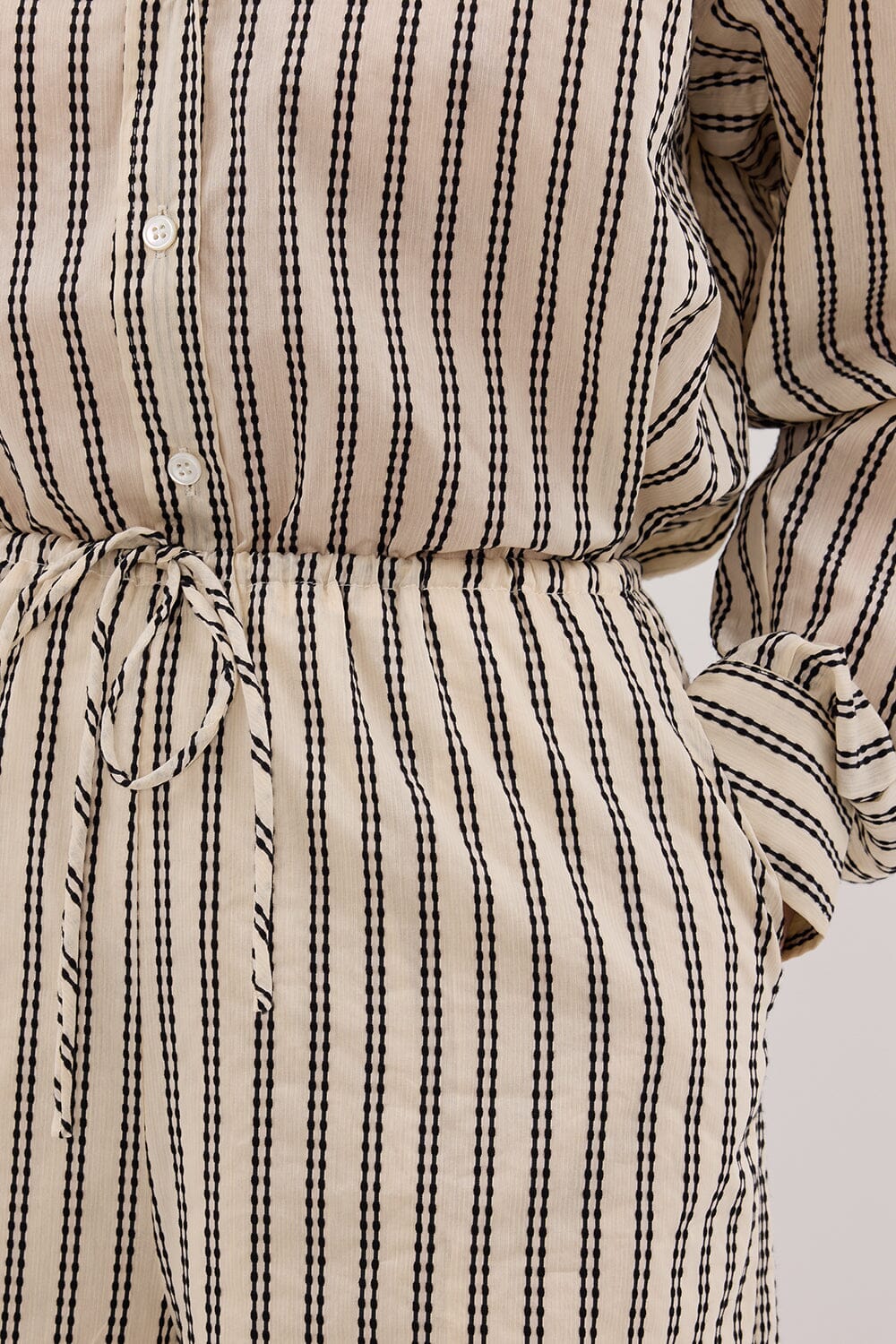 ELLIE CREAM STRIPE DRAWSTRING SHORTS - Image 5