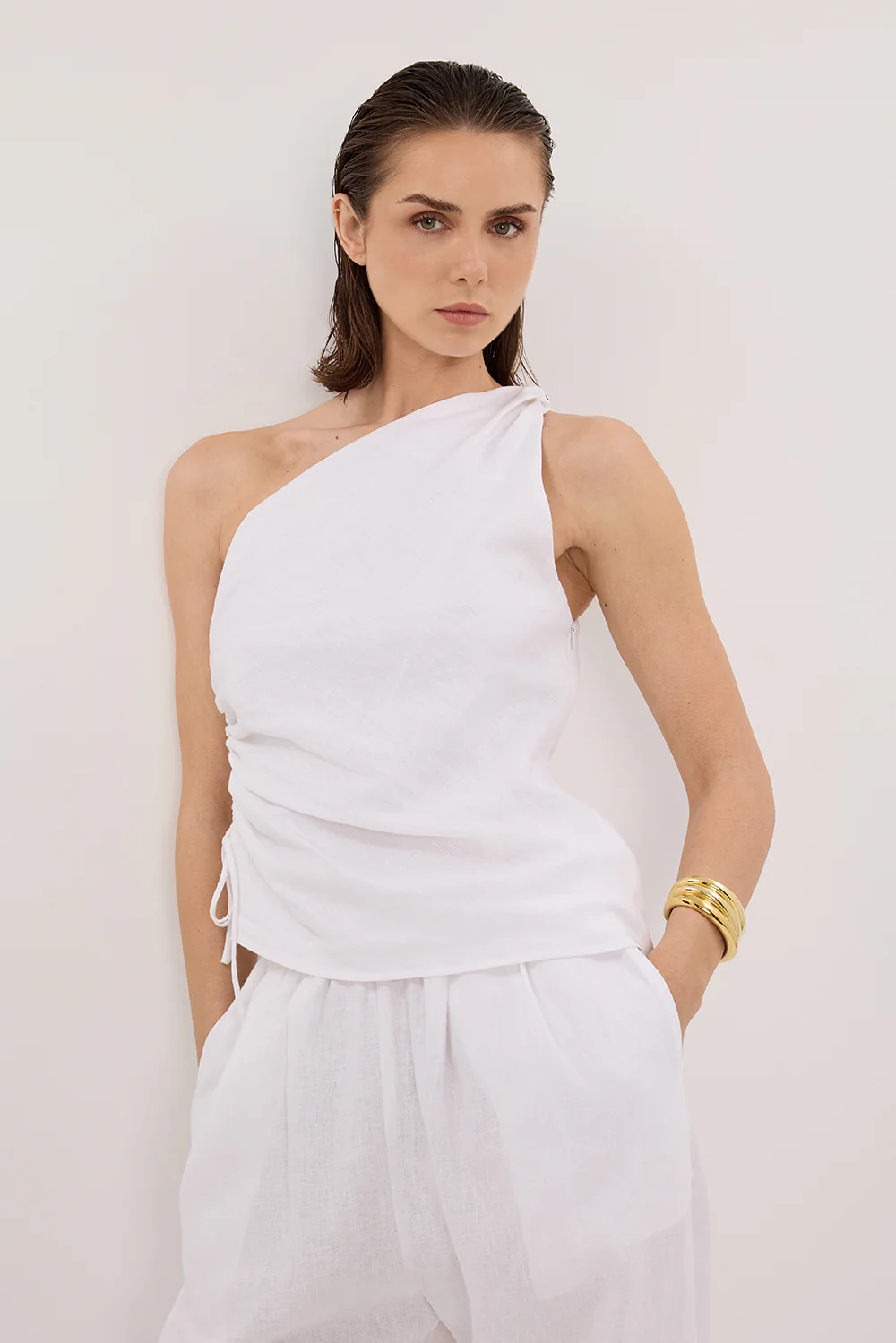 FINNY WHITE SLEEVELESS LINEN TOP - Image 2
