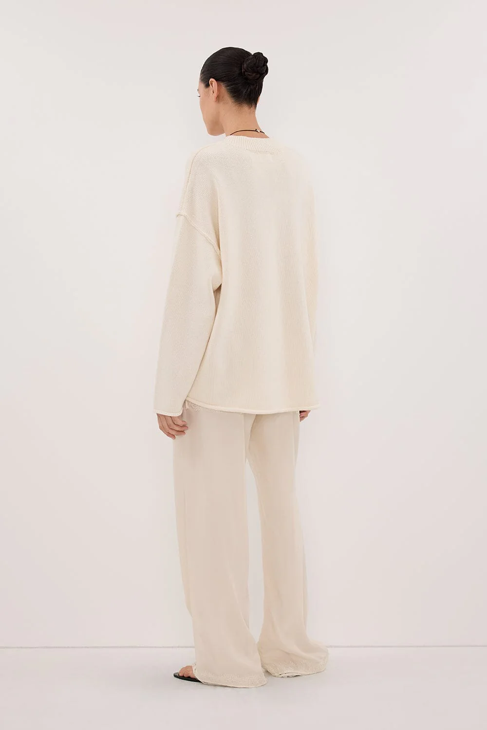 FLINT CREAM V NECK KNIT JUMPER - Image 4