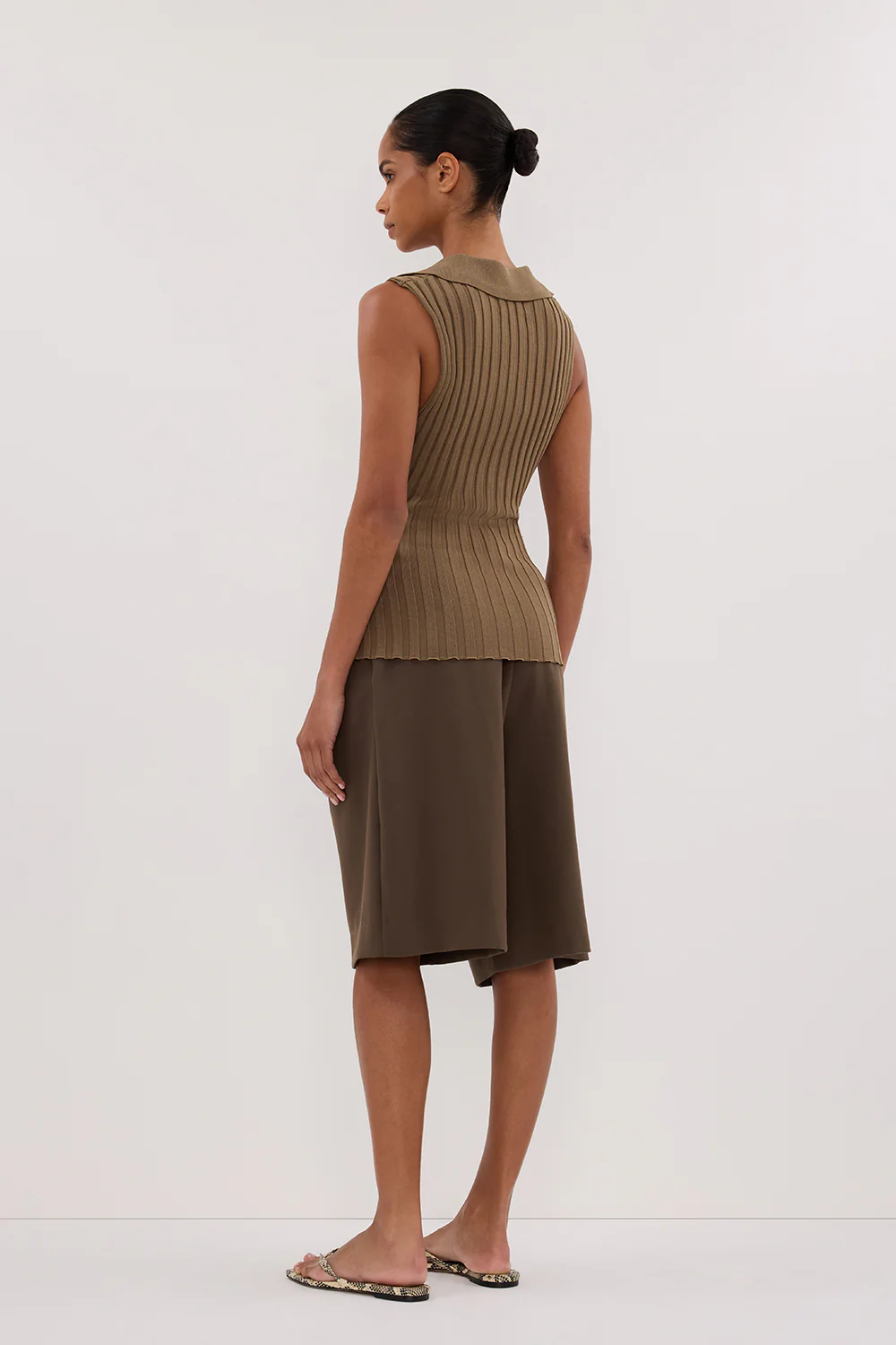 HAL OLIVE SLEEVELESS KNIT TOP - Image 4