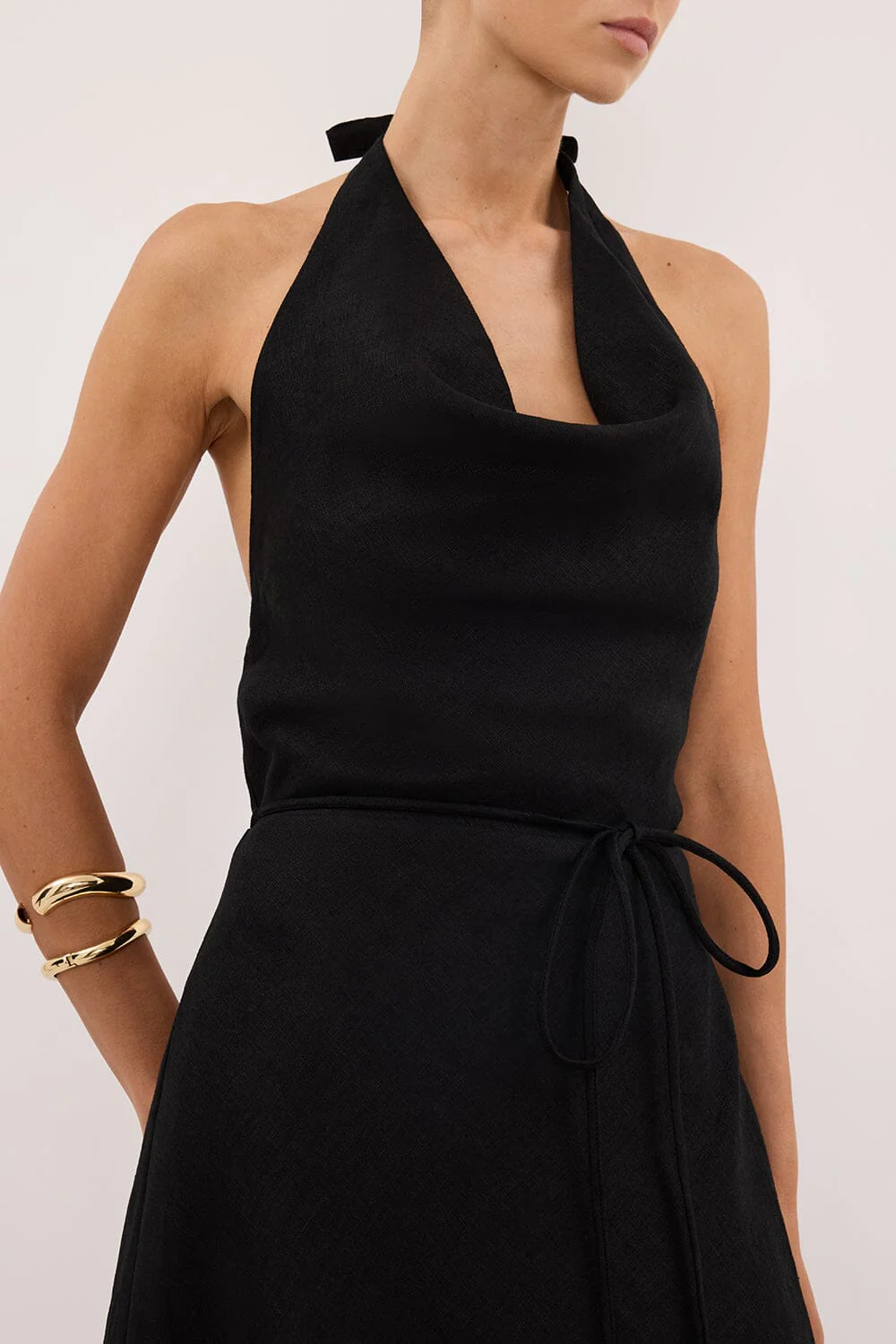 HAYLEE BLACK SLEEVELESS LINEN COWL MIDI DRESS - Image 5