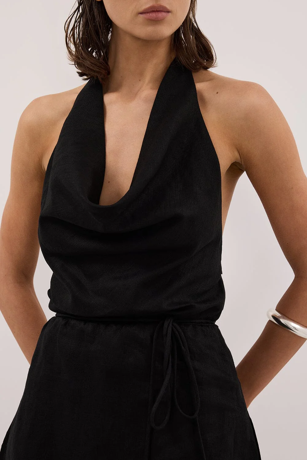 HAYLEE BLACK SLEEVELESS LINEN COWL TOP - Image 5