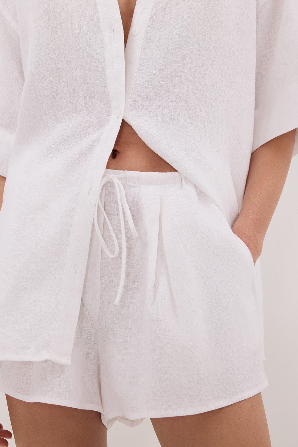 HELENA WHITE LINEN SHORT - Image 6