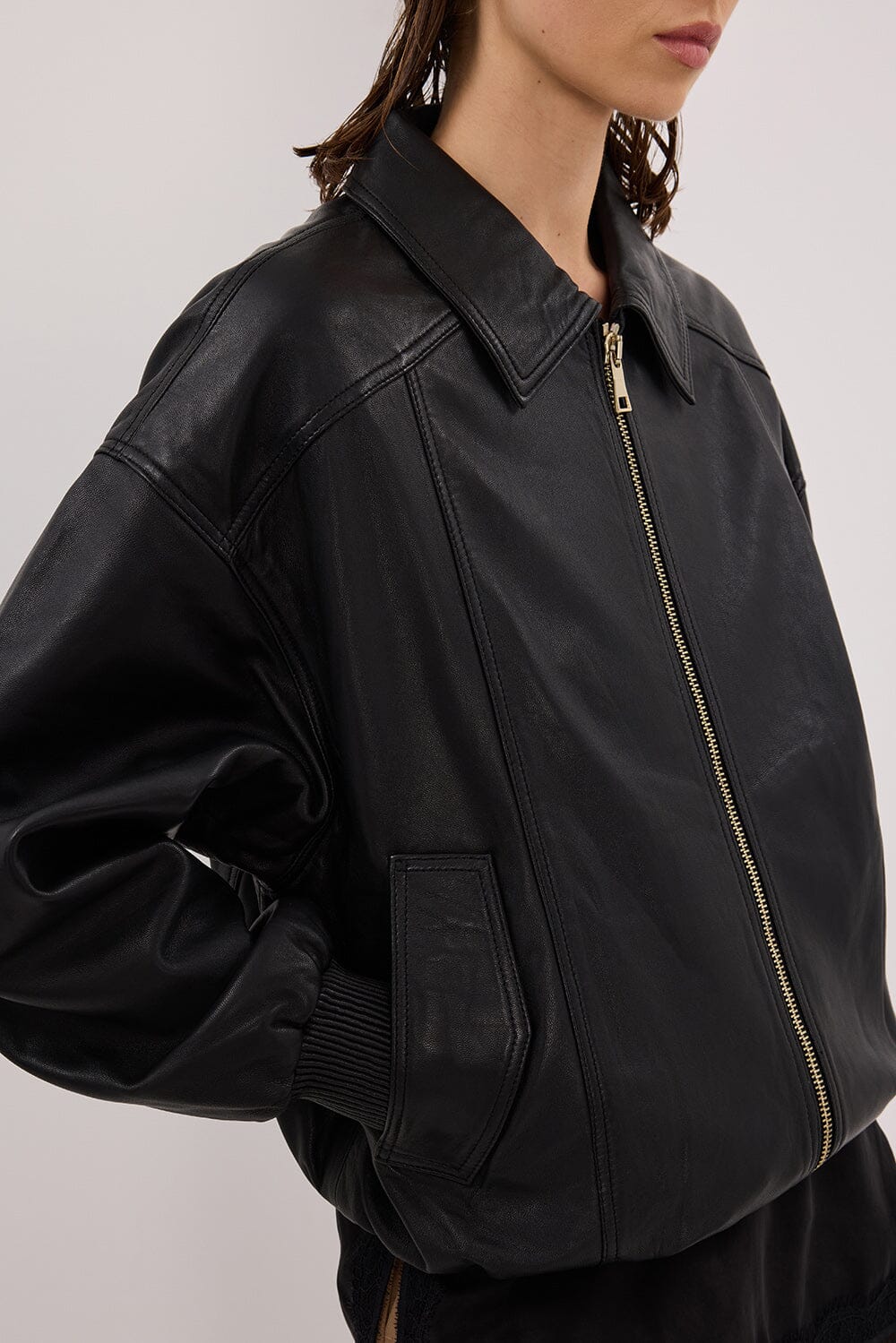 HUTTON BLACK LEATHER BOMBER JACKET - Image 6