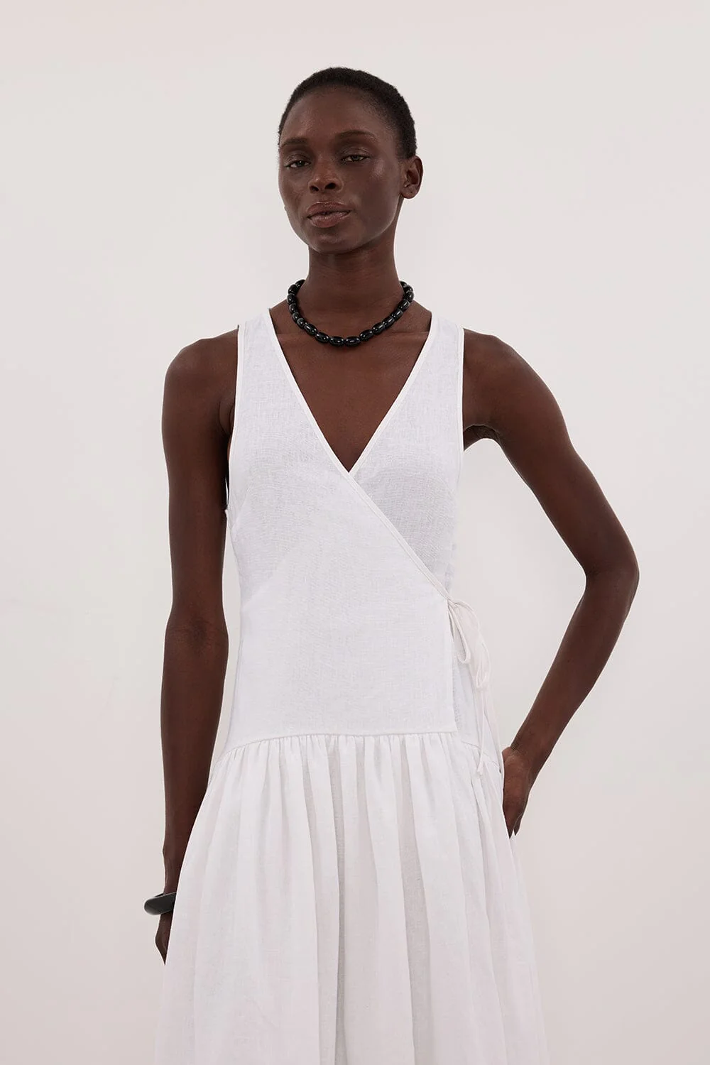 ILIO WHITE SLEEVELESS LINEN WRAP MIDI DRESS - Image 2