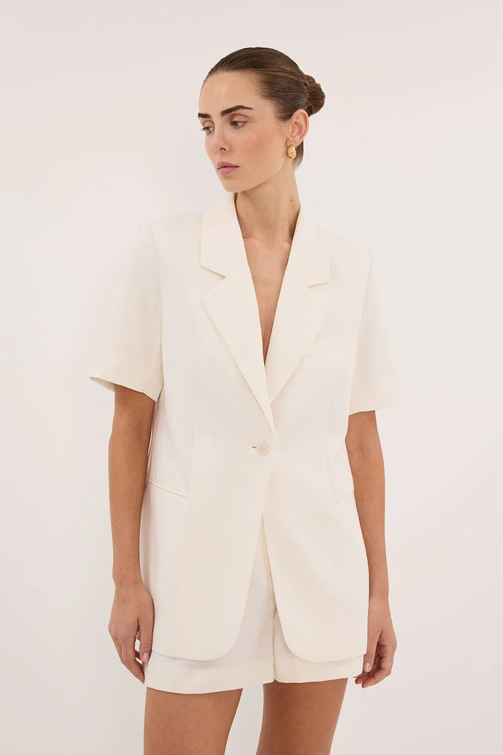 JORDY CREAM SHORT SLEEVE BLAZER - Image 2