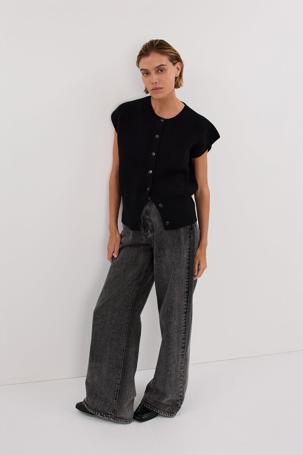 KATE BLACK KNIT VEST - Image 6