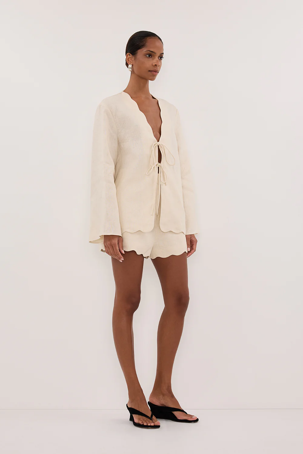 LELA SANDSTONE LINEN SHORT - Image 3