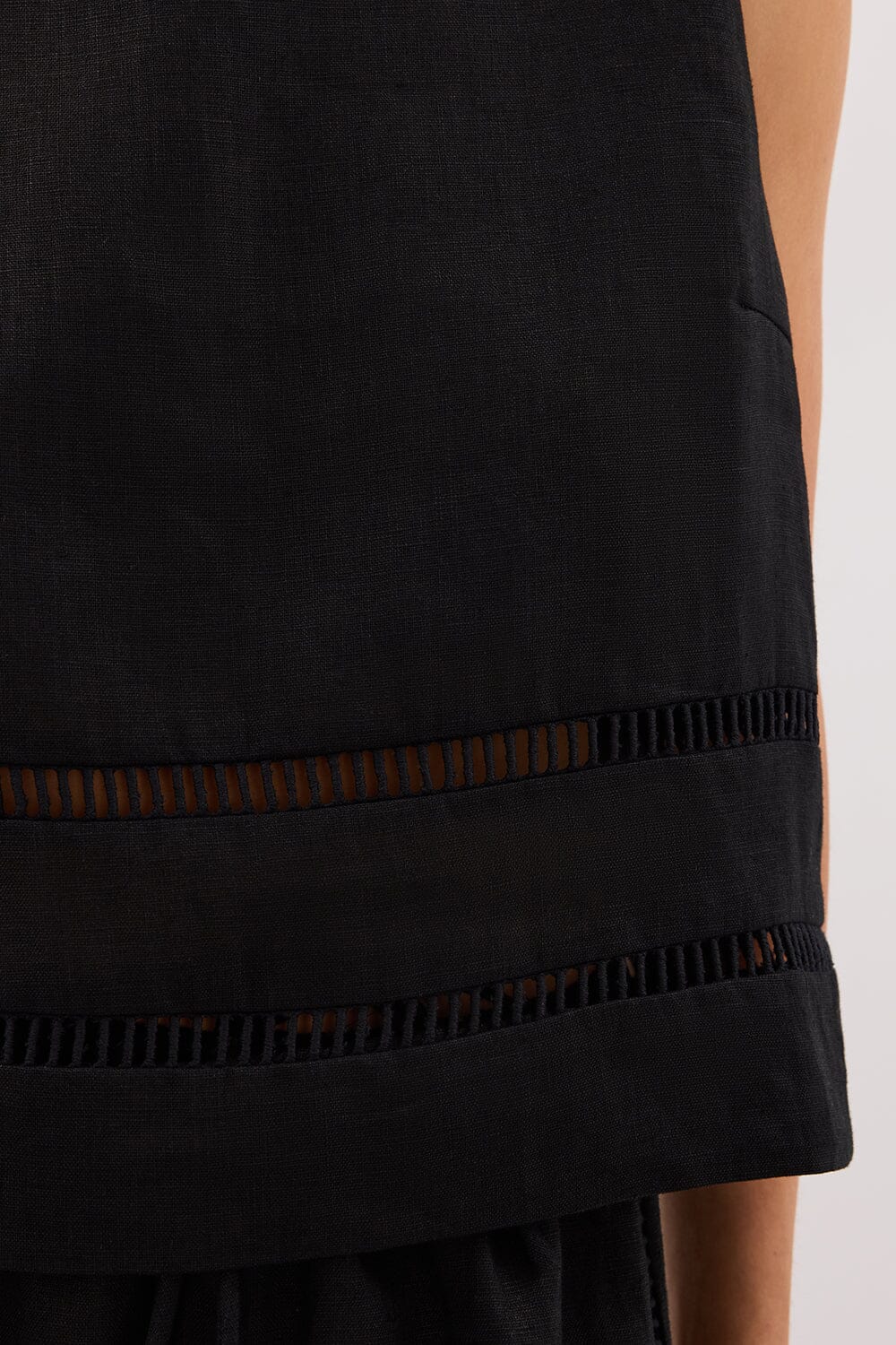 LINDSAY BLACK LINEN BOXY TOP - Image 5