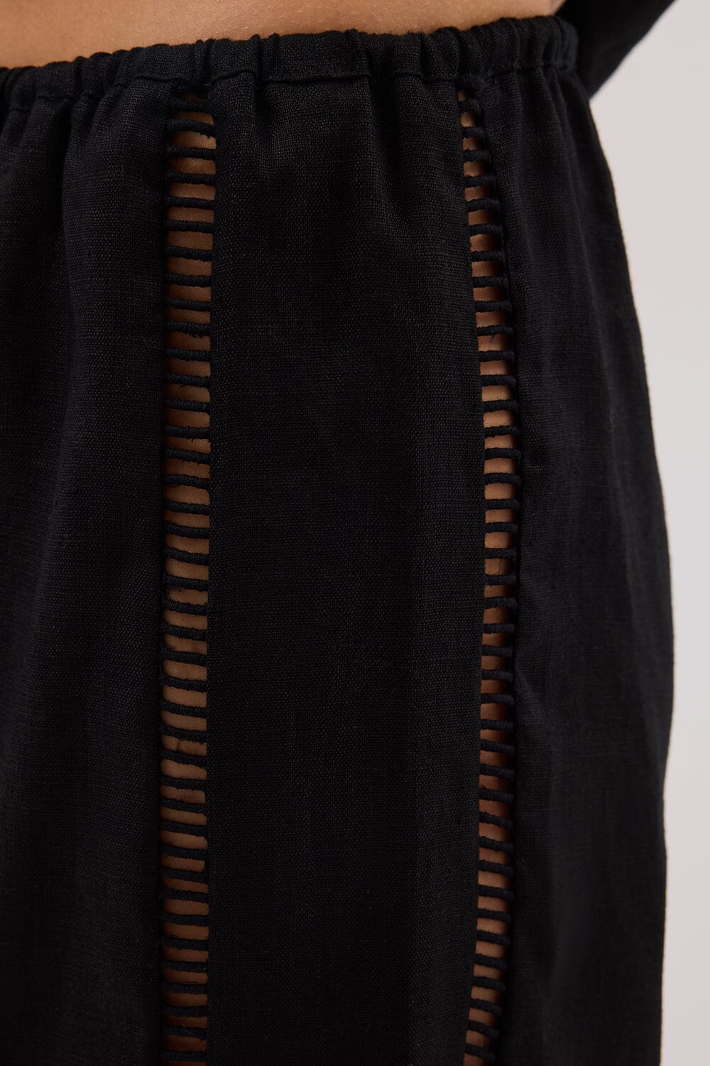 LINDSAY BLACK LINEN PANT - Image 6