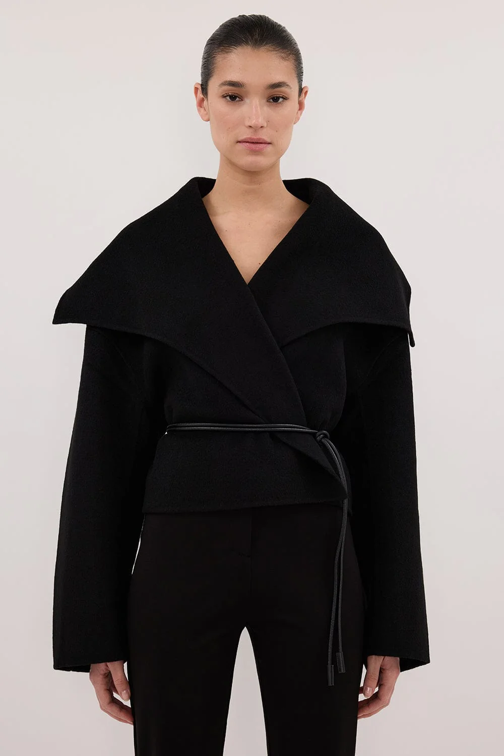 LUCIA BLACK CROPPED WOOL BLEND TRENCH COAT - Image 2