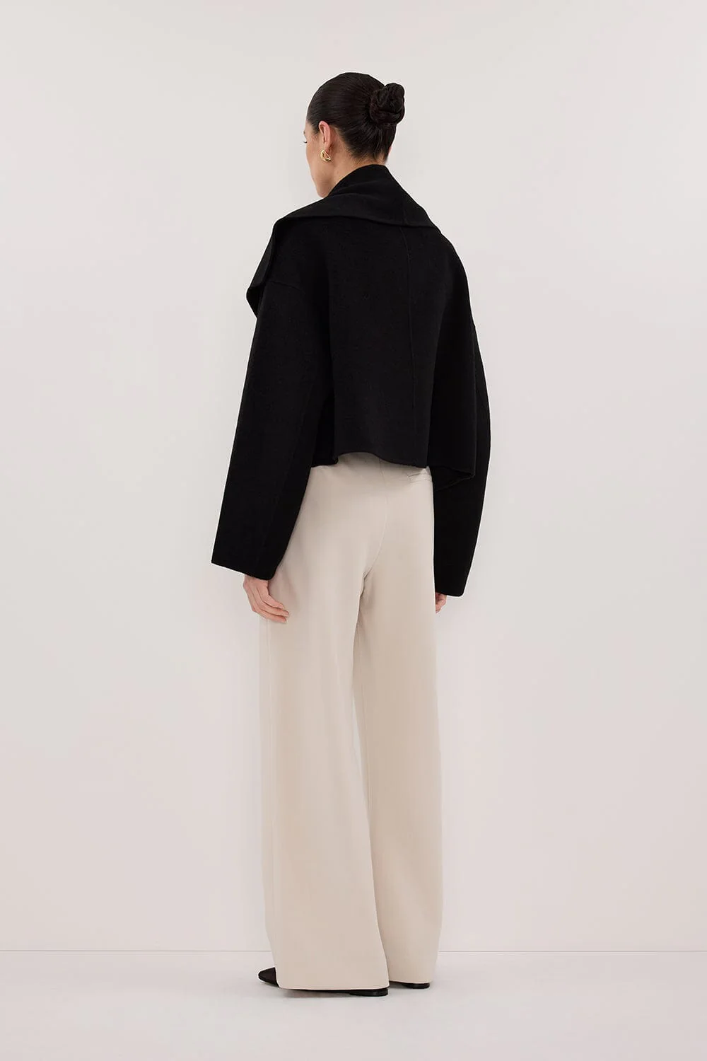 LUCIA BLACK CROPPED WOOL BLEND TRENCH COAT - Image 7