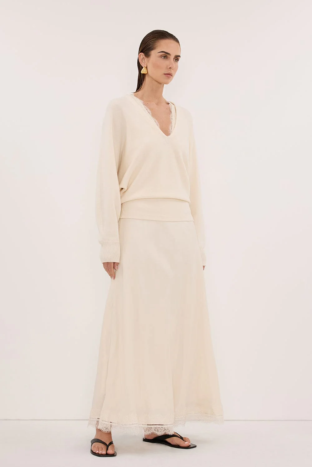 LUMI CREAM V NECK MERINO KNIT JUMPER - Image 3
