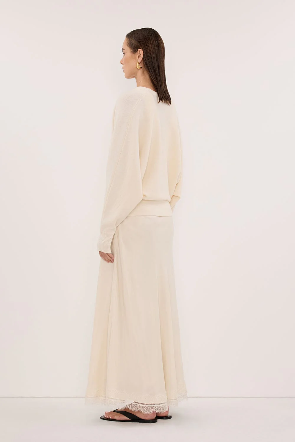 LUMI CREAM V NECK MERINO KNIT JUMPER - Image 4