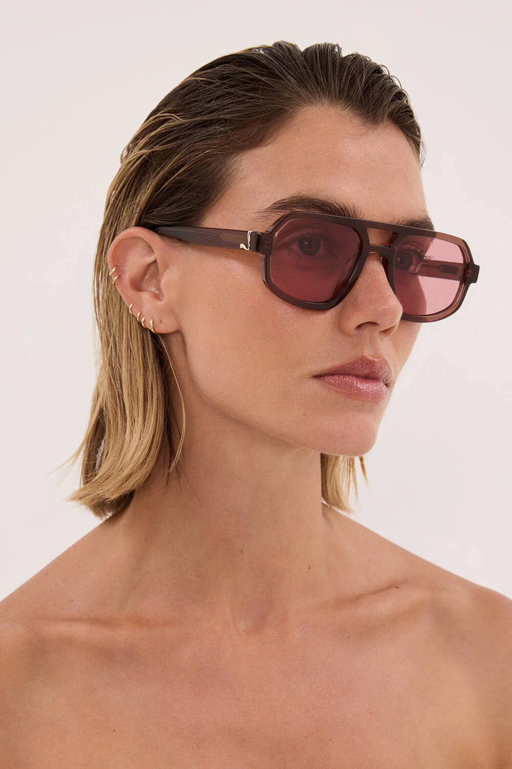 LUV LOU THE BANKS BURGUNDY SUNGLASSES - Image 2