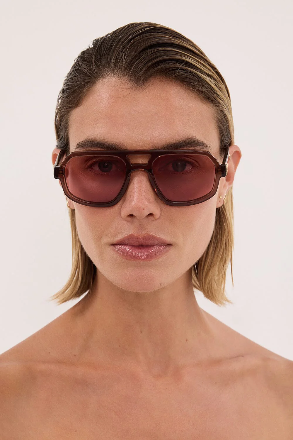 LUV LOU THE BANKS BURGUNDY SUNGLASSES - Image 3