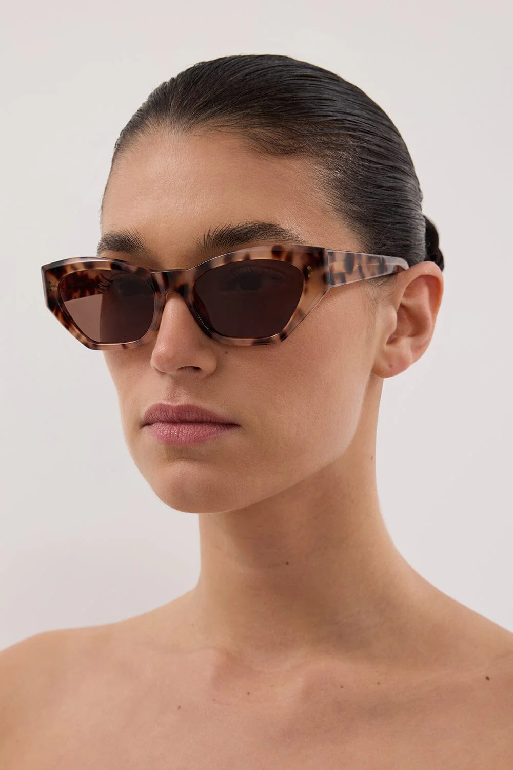 LUV LOU THE SYDNEY CREAM TORT SUNGLASSES - Image 2