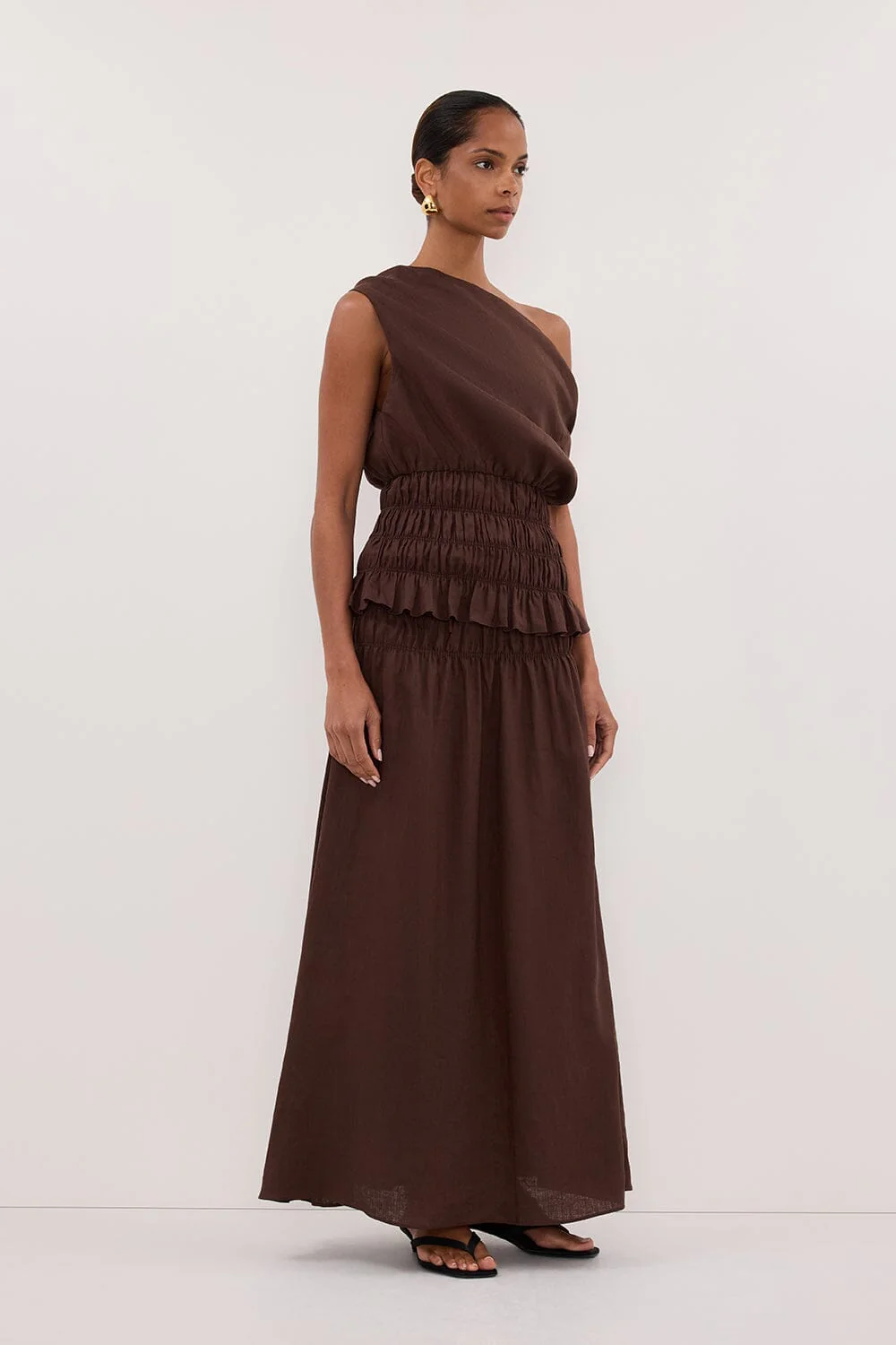 MAIA COCOA SLEEVELESS LINEN SHIRRED TOP - Image 3