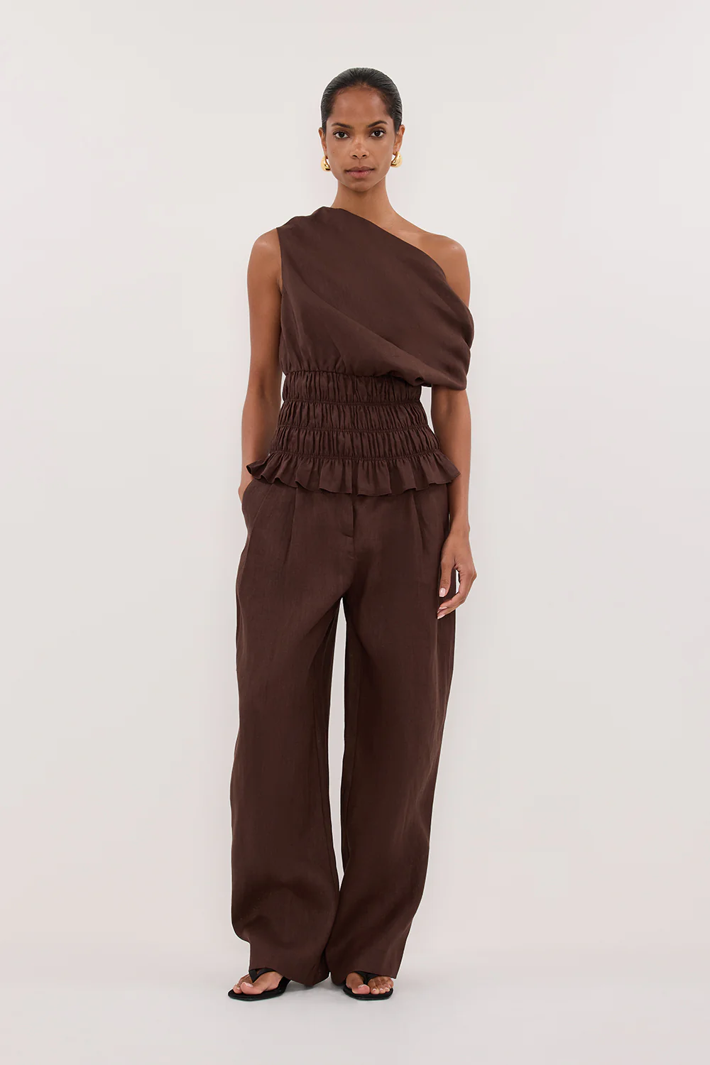 MAIA COCOA SLEEVELESS LINEN SHIRRED TOP - Image 6