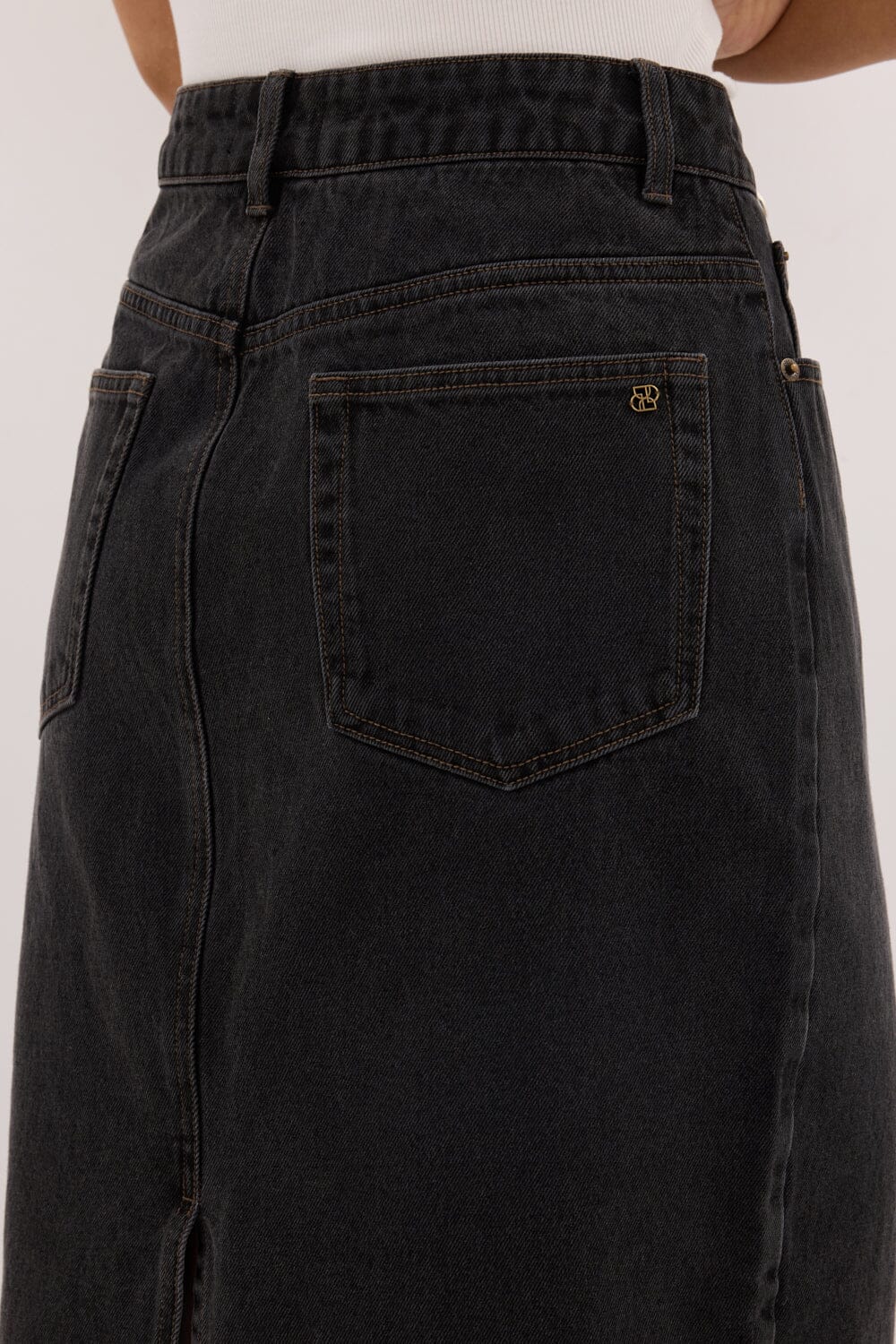 MONROE BLACK RINSE DENIM MIDI SKIRT - Image 5