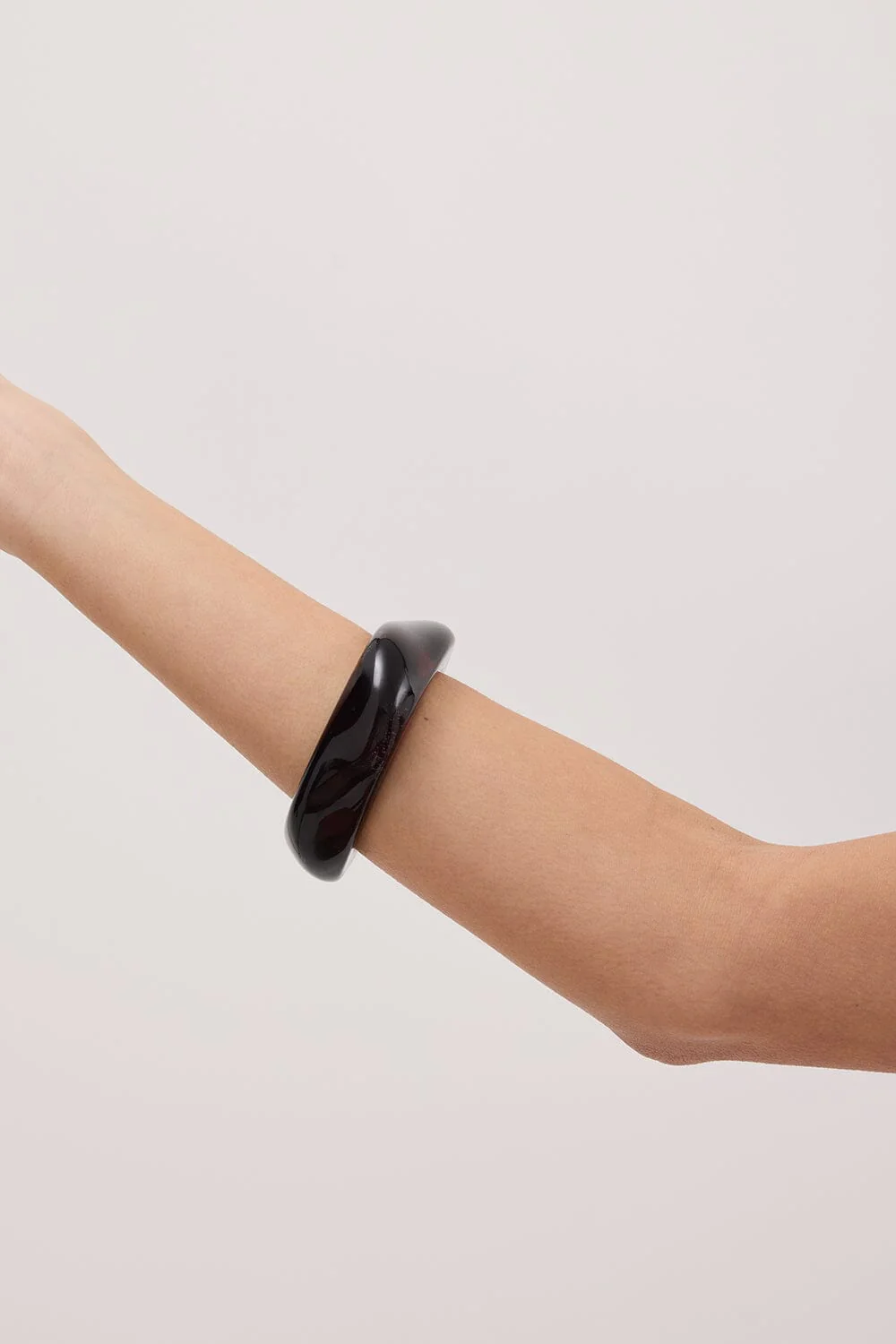 NOAH THE LABEL DARK BROWN RESIN BANGLE - Image 2