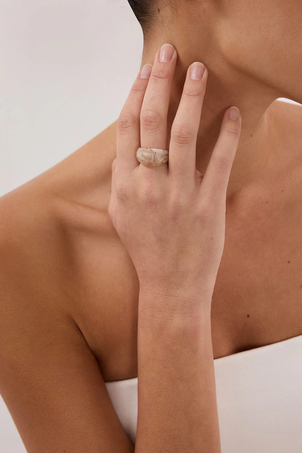 NOAH THE LABEL CREAM CHUNKY RESIN RING - Image 2