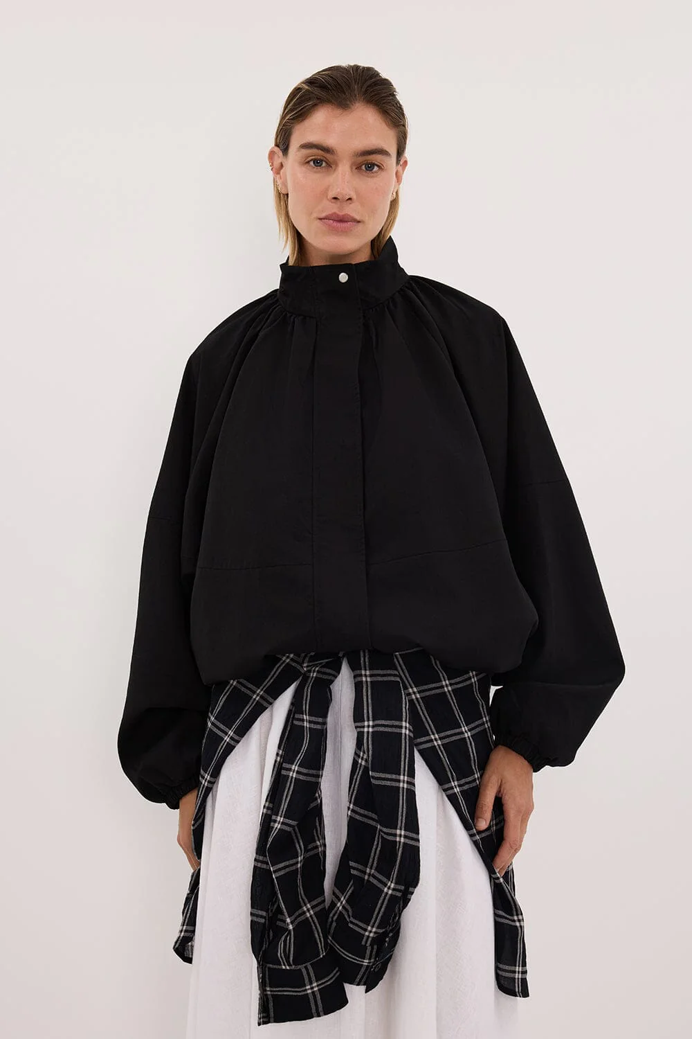 OAKLEE BLACK BATWING LIGHTWEIGHT JACKET - Image 2