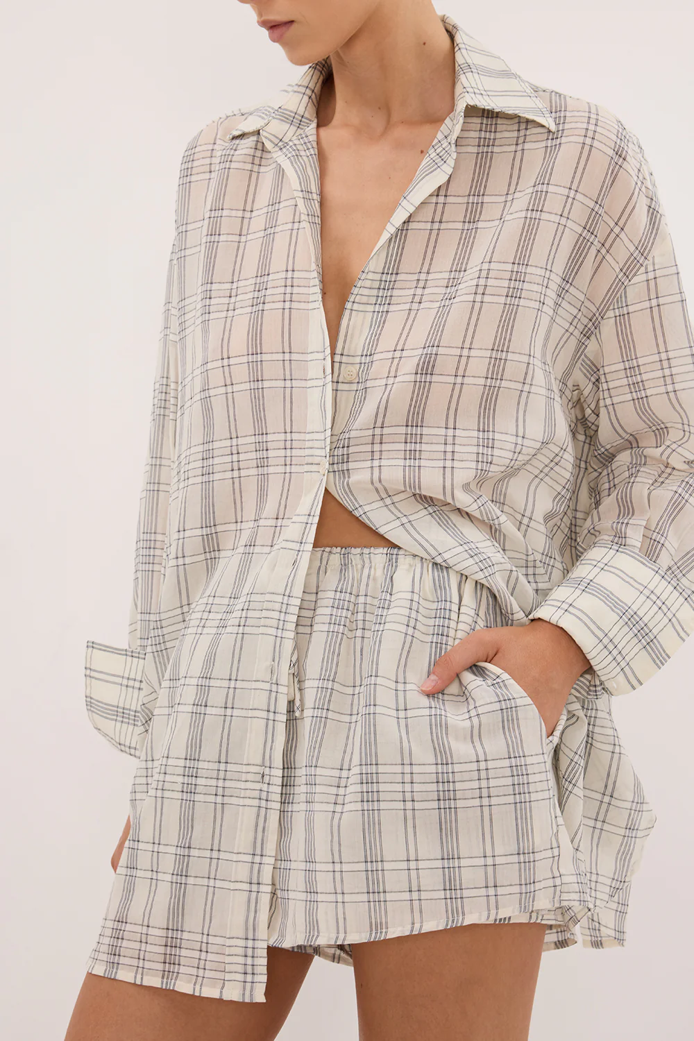 PETRA OFF WHITE CHECK SHORT - Image 5