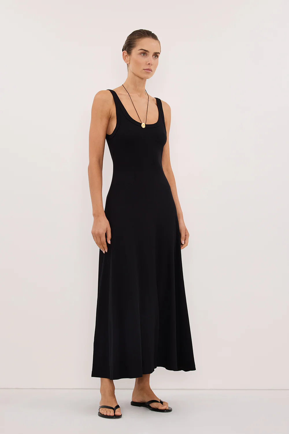 PHOEBE BLACK SLEEVELESS SCOOP NECK MIDI DRESS - Image 3