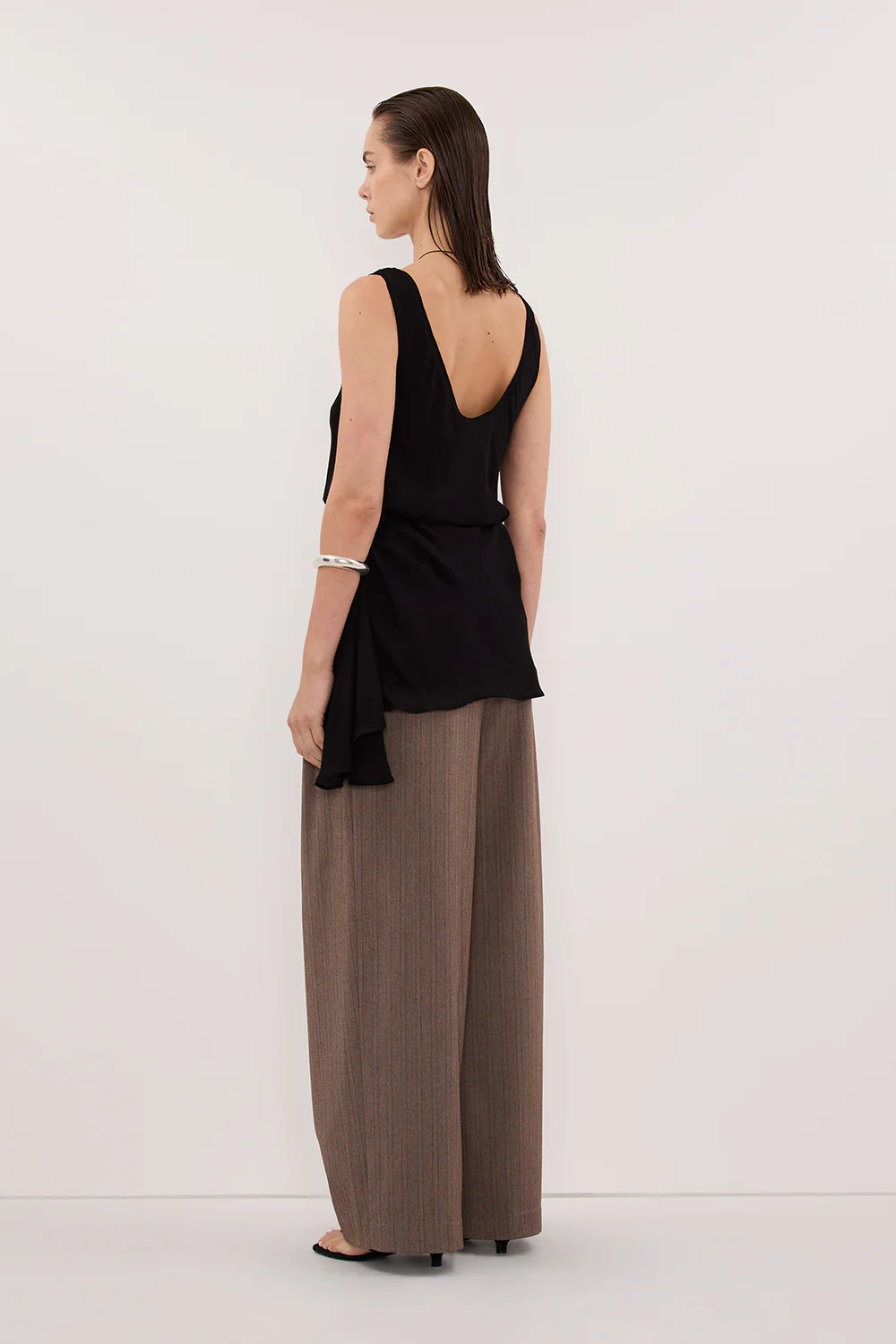 RUDI BLACK SLEEVELESS CAMI TOP - Image 4