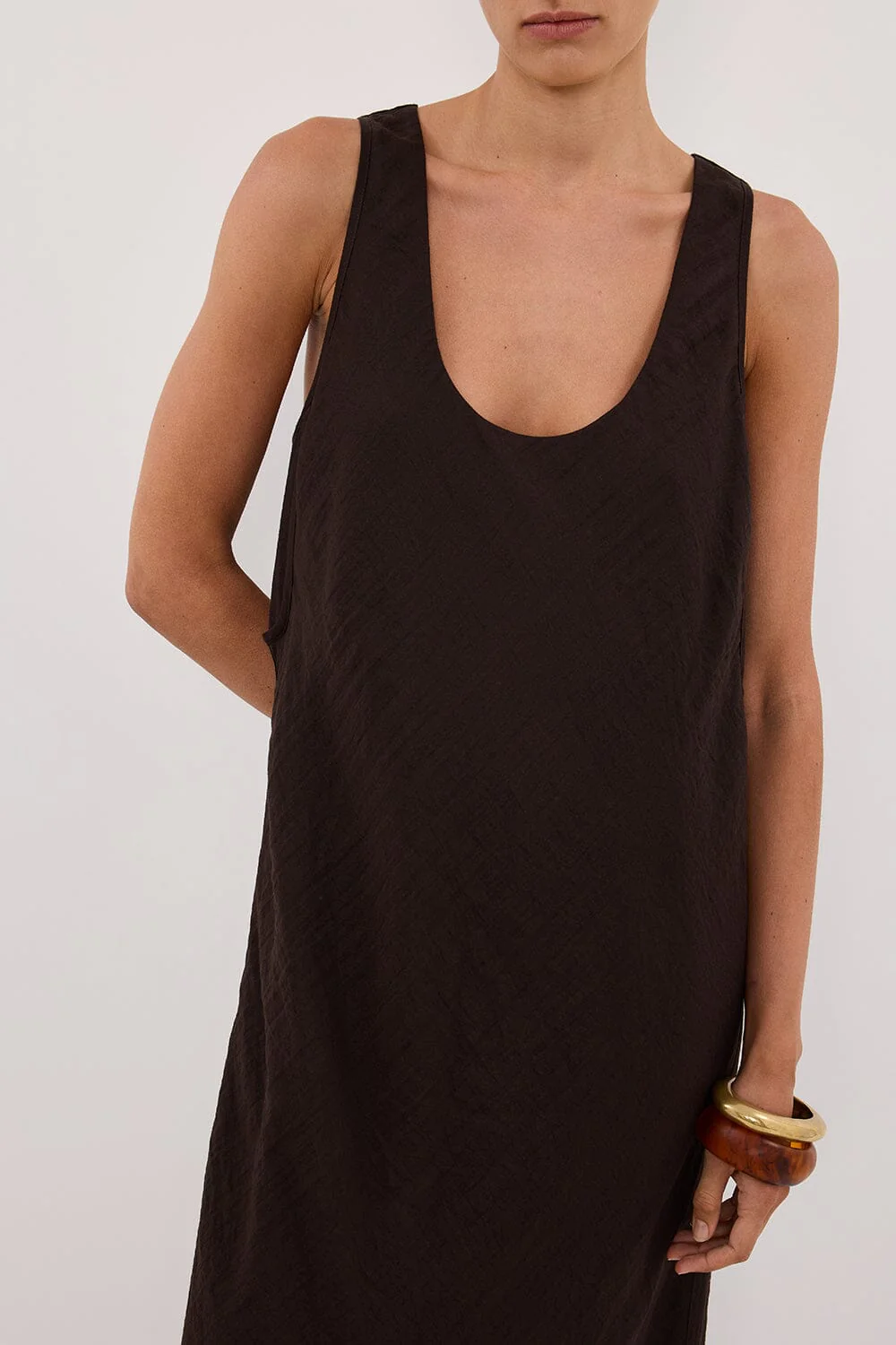 SHILOH BITTER CHOC SCOOP NECK MIDI DRESS - Image 5