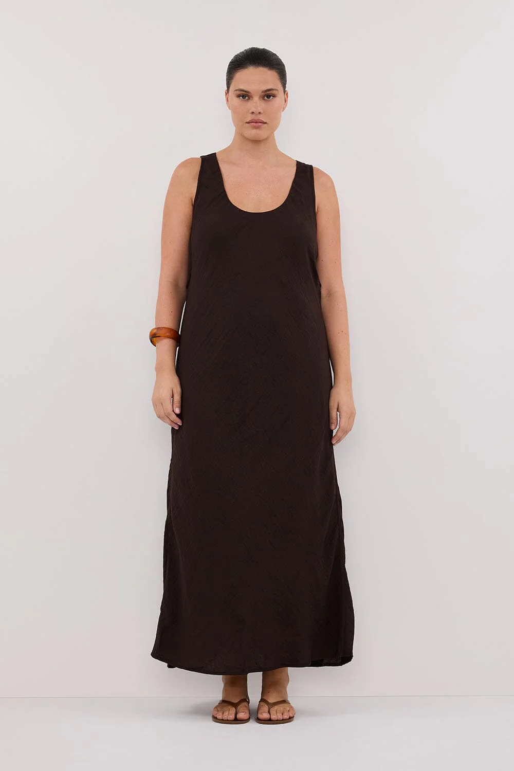 SHILOH BITTER CHOC SCOOP NECK MIDI DRESS - Image 7
