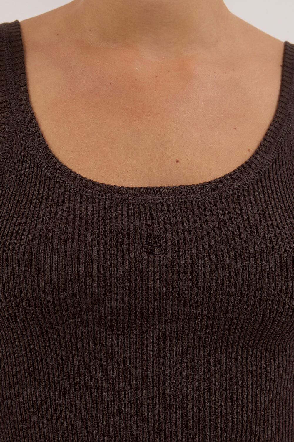 SIGNATURE CHOC SCOOP TANK - Image 5