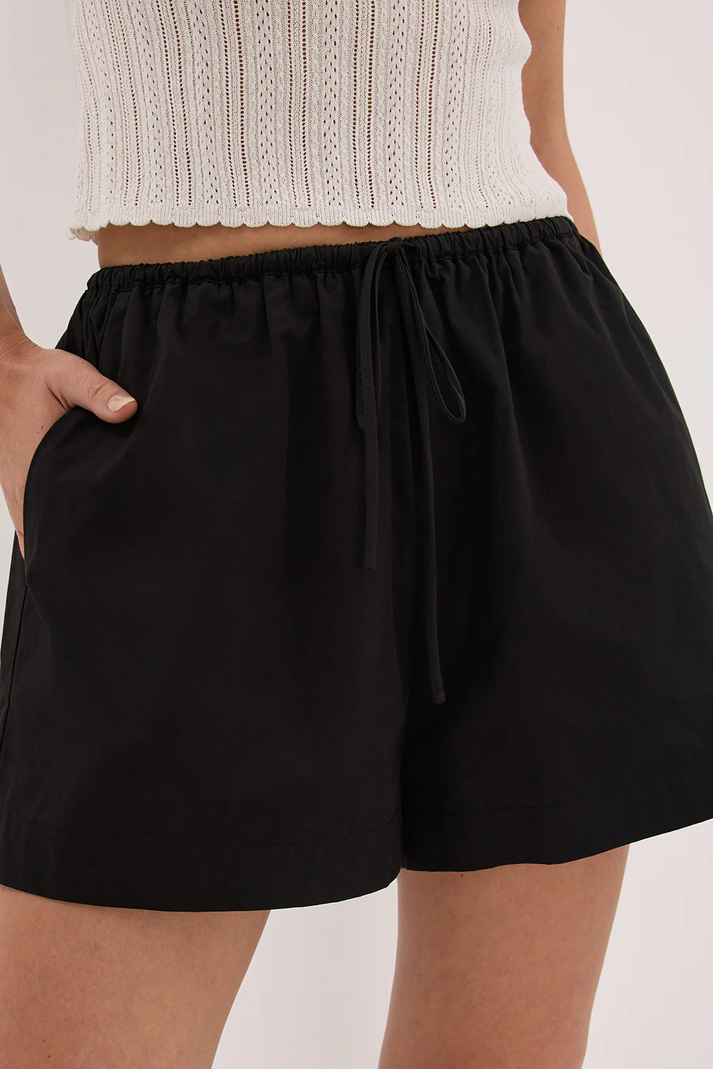 SOMMER BLACK POPLIN SHORT - Image 5