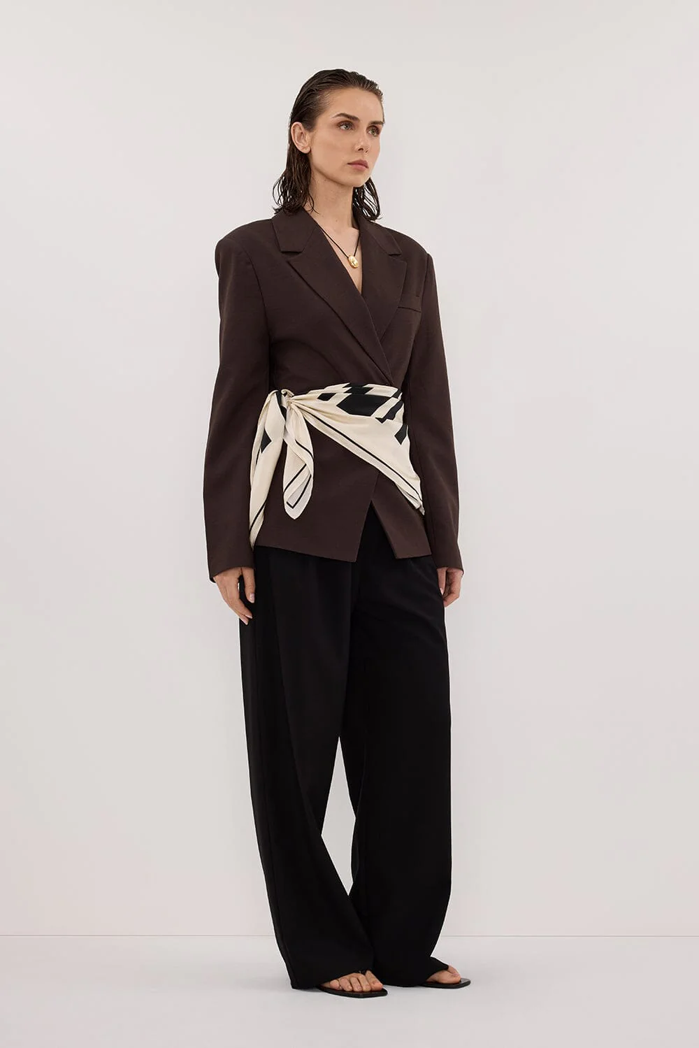 SURI ESPRESSO CINCHED BLAZER - Image 3