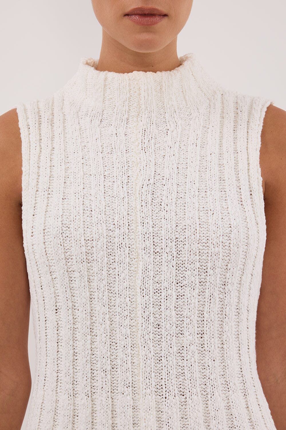 VERO OFF WHITE KNIT MINI DRESS - Image 5
