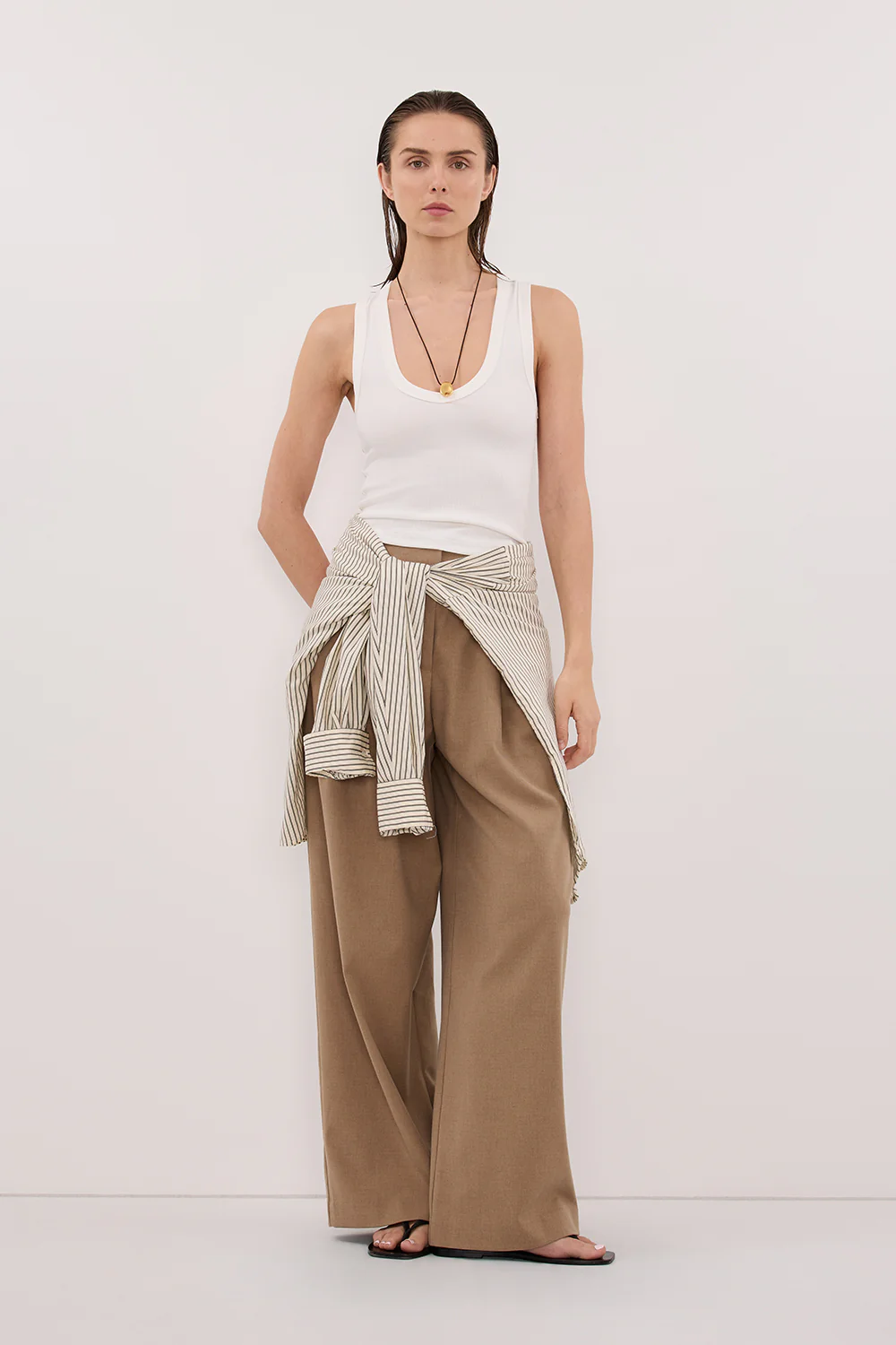 YASMIN OFF WHITE SLEEVELESS KNIT TANK - Image 2