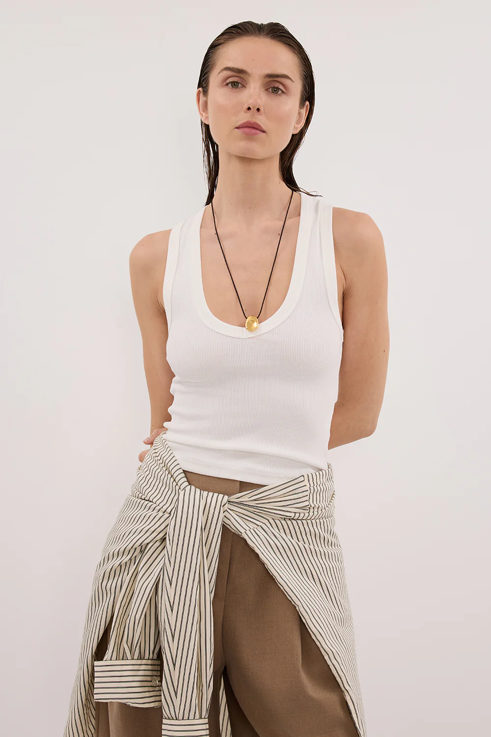 YASMIN OFF WHITE SLEEVELESS KNIT TANK - Image 3